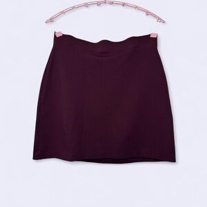 Amazon Essentials Athletic Mini Skirt
Size Small • Deep Plum/Burgundy